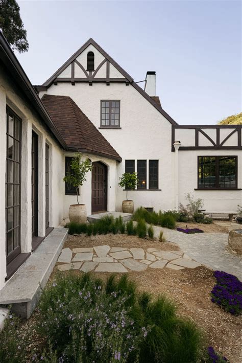 tudor lili scorten|Tudor Revival: An Artful Update of a 1920s Movie Star Retreat.